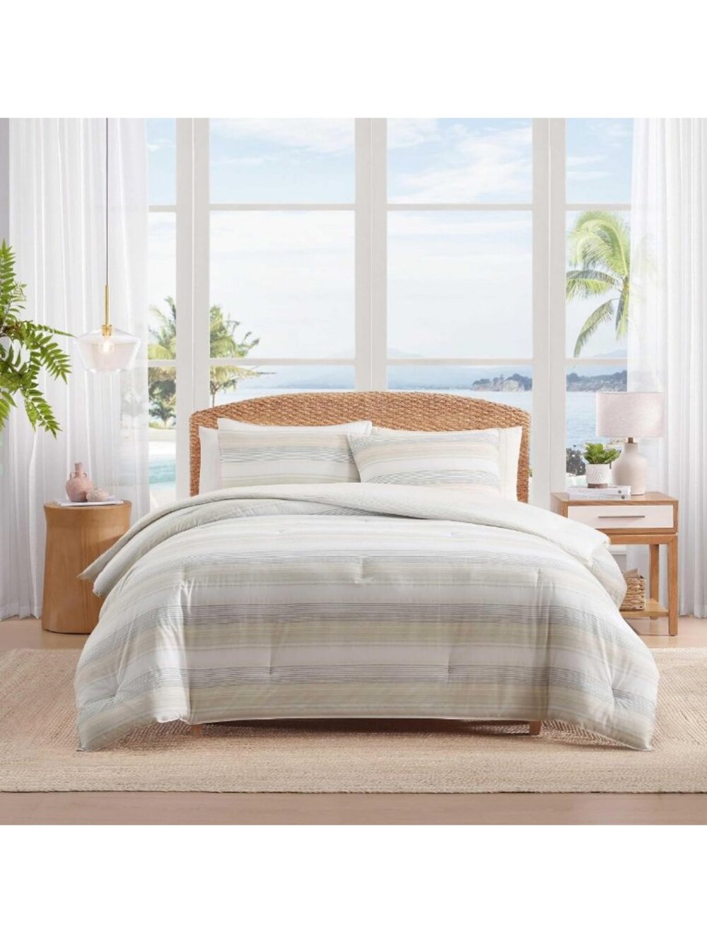 Tropical Queen Size Comforter Set with Matching Shams - Cozy Bedding Ensemble